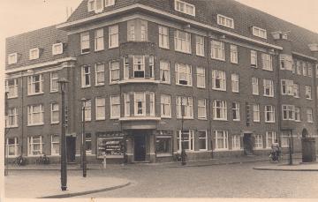 Hoek Agamemnonstraat / van Tuyl van Serooskerkenplein