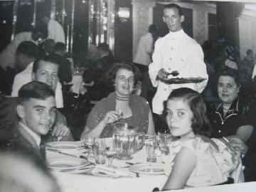 Captain's Dinner aan boord van de Johan van Oldenbarnevelt
