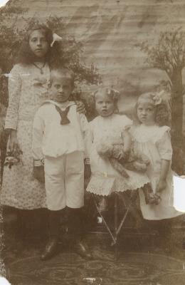Groepsfoto van de kinderen de Kleyn