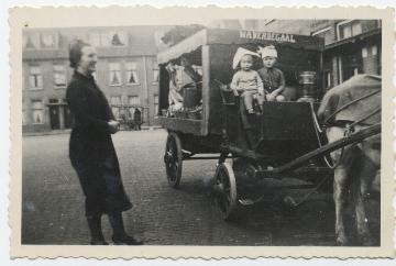 Melkhandel met paard en wagen
