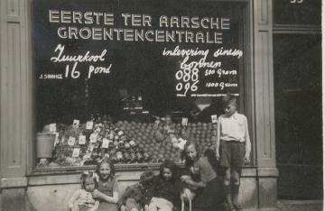Groetenwinkel In de Daniel Stalpertstraat in Amsterdam