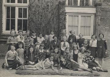 Schoolfoto van de OranjeVrijstaat-school in Amsterdam