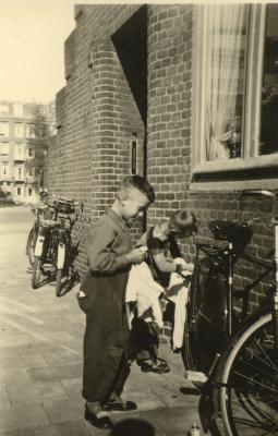 Het Zwarte Huis-oftewel De Windroos, Okeghemstraat