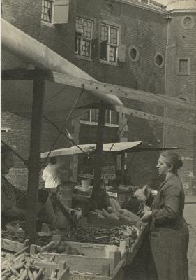 Marktkraam bij De Waag