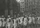 Weesmeisjes van het R. C. Maagdenhuis op de dam, 1937 bij het huwelijk van prinses Juliana
